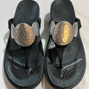 CROCS “Dual Comfort” Black Sandals with Silver Accents Size 11 New
